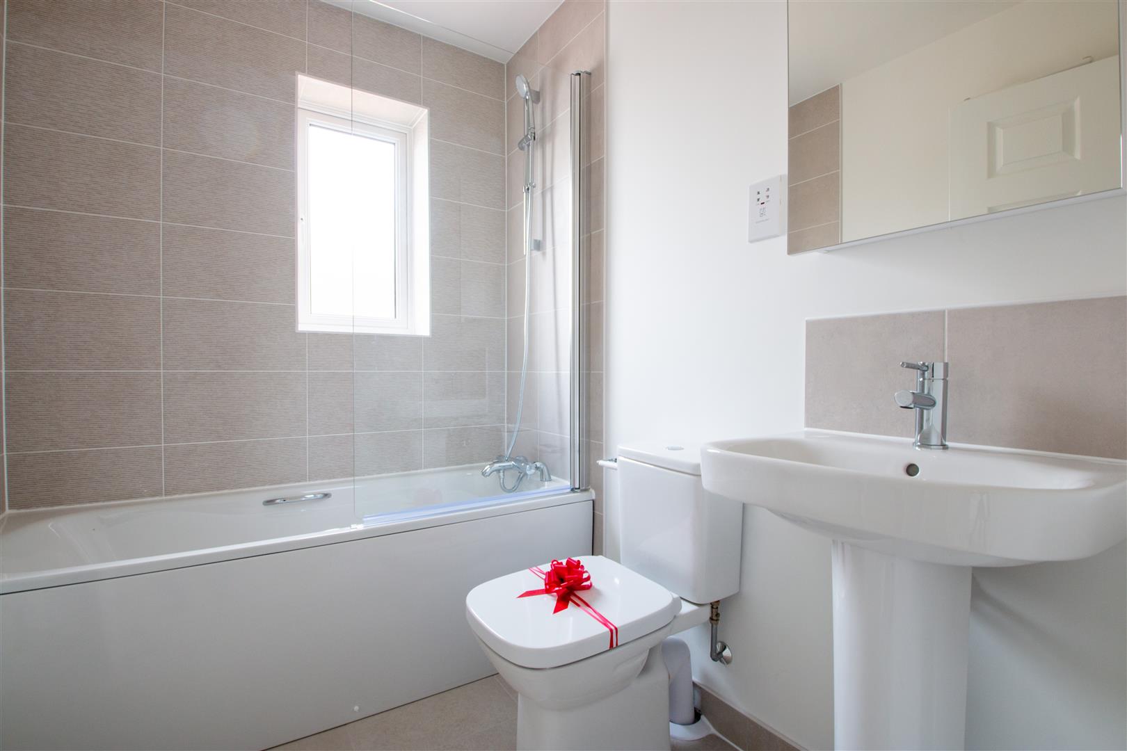 5 bed property in Simmental Way, Milton Keynes